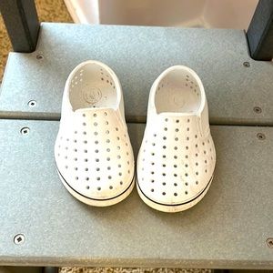 Native Miles white size 5